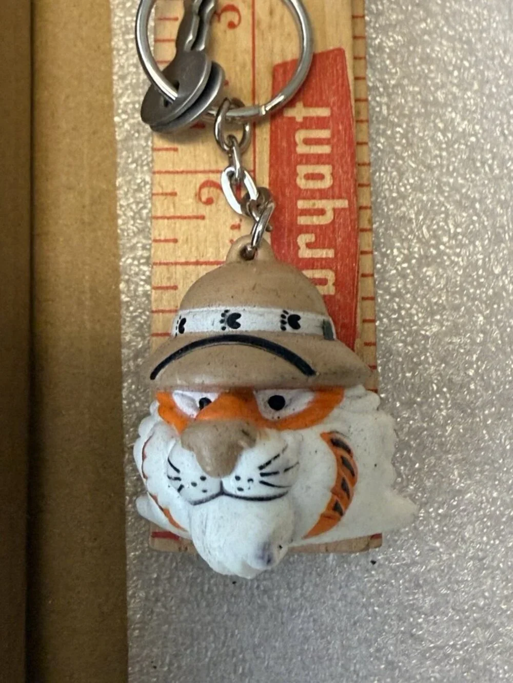 Vintage 1997 Exxon Corp Put A Tiger in Your Tank in Safari Hat Keychain Ring